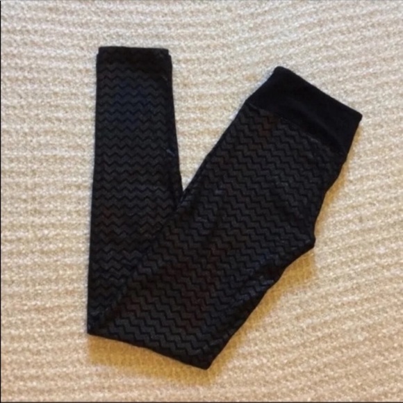 💕NWOT SO SIZE XS SHIMMER CHEVRON LEGGING - Picture 8 of 10